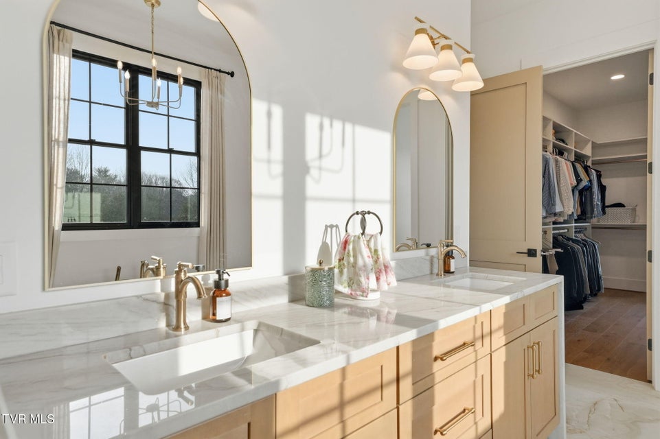 Photo #56: 302 Huntington Way