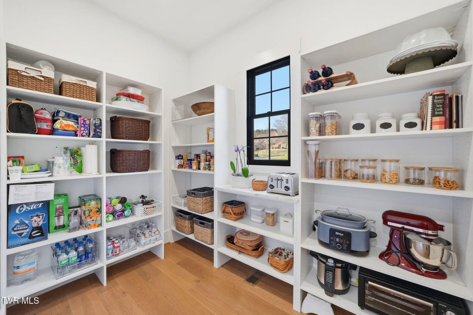 Photo #38: 302 Huntington Way