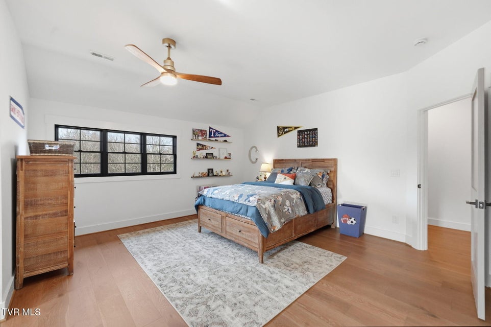 Photo #79: 302 Huntington Way