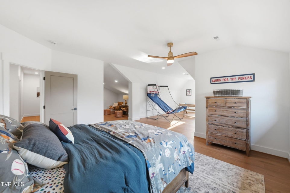 Photo #80: 302 Huntington Way