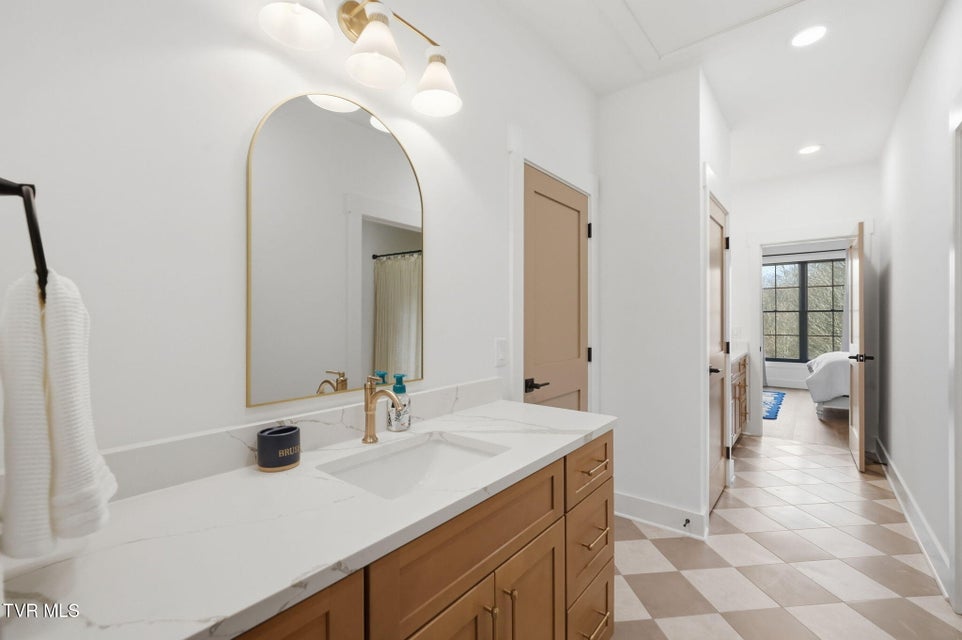 Photo #72: 302 Huntington Way