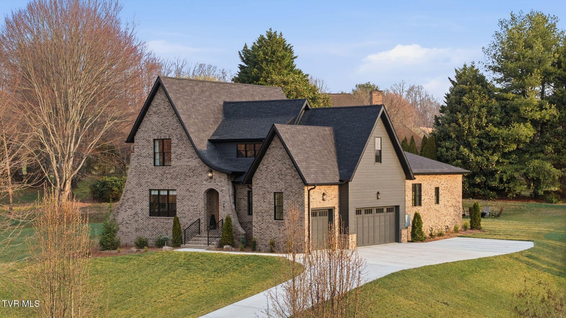 Photo #87: 302 Huntington Way