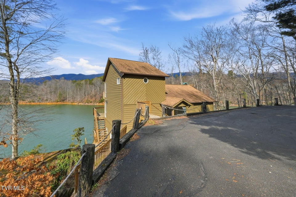 Photo #7: 310 Cove Ridge Lane