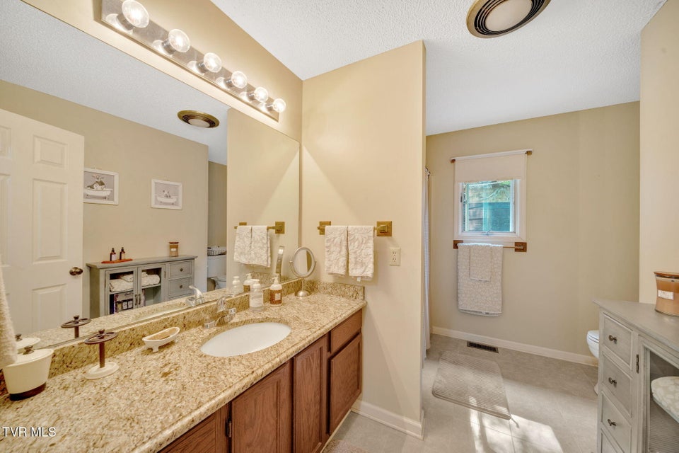 Photo #33: 310 Cove Ridge Lane