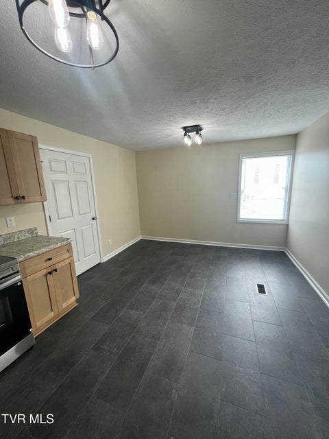 Photo #4: 20011 Orion Avenue