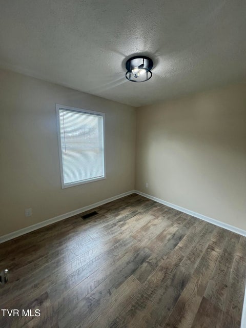 Photo #6: 20011 Orion Avenue