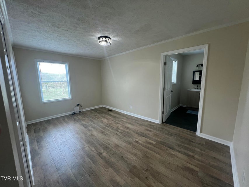 Photo #9: 20011 Orion Avenue