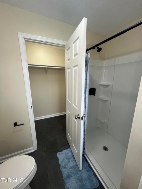 Photo #11: 20011 Orion Avenue