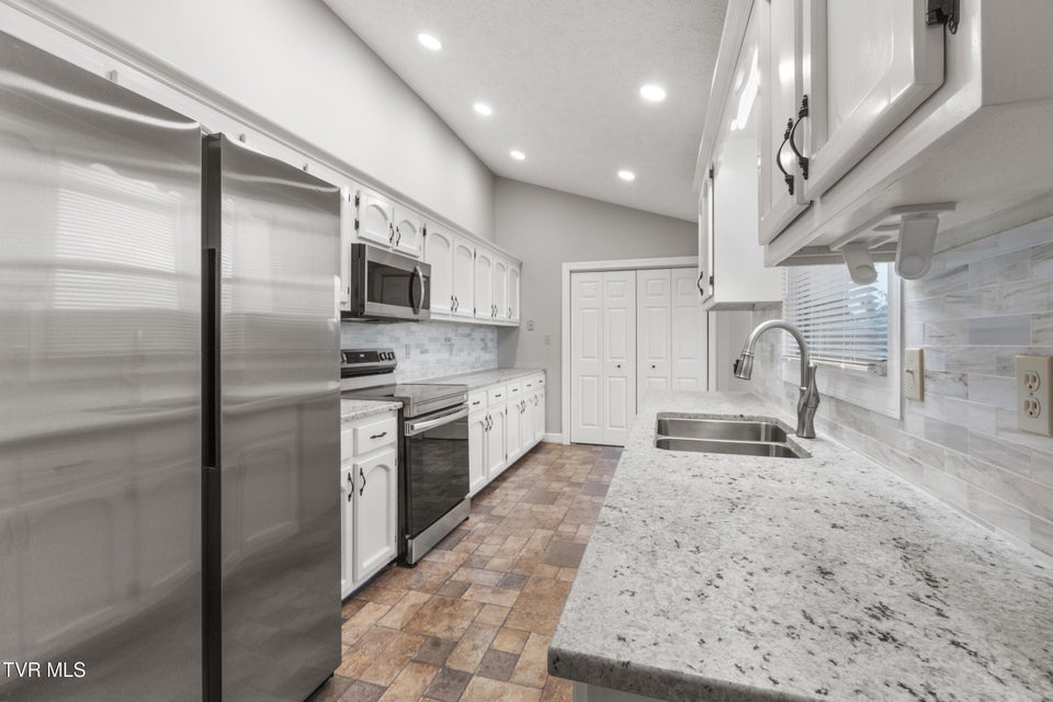 Photo #20: 4801 Harbor Drive