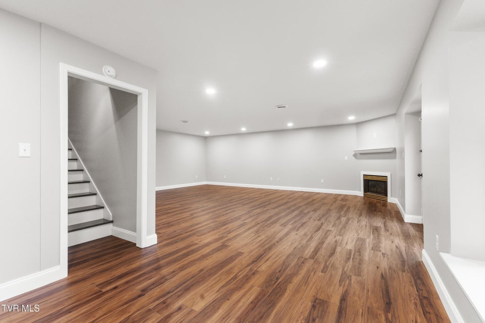 Photo #38: 4801 Harbor Drive