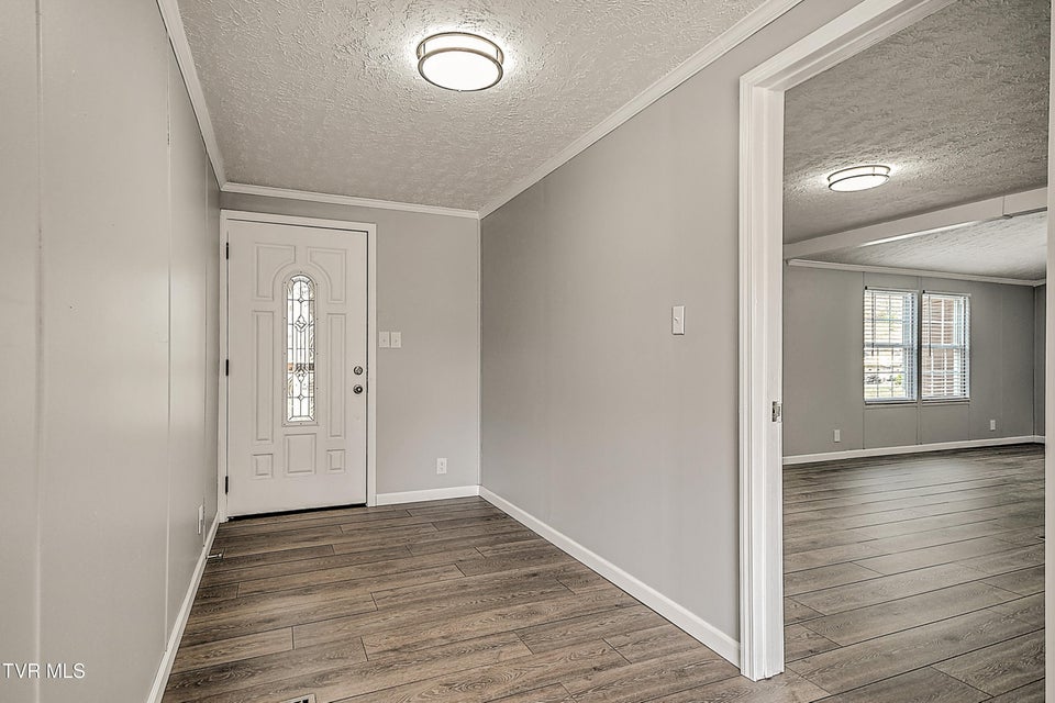 Photo #10: 299 Roosevelt Avenue