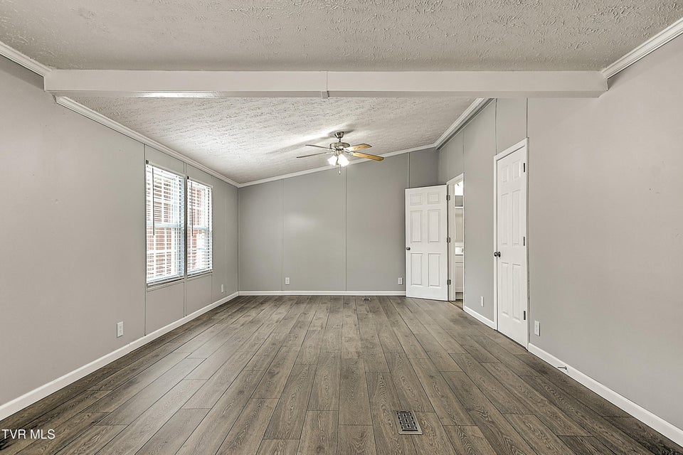 Photo #12: 299 Roosevelt Avenue