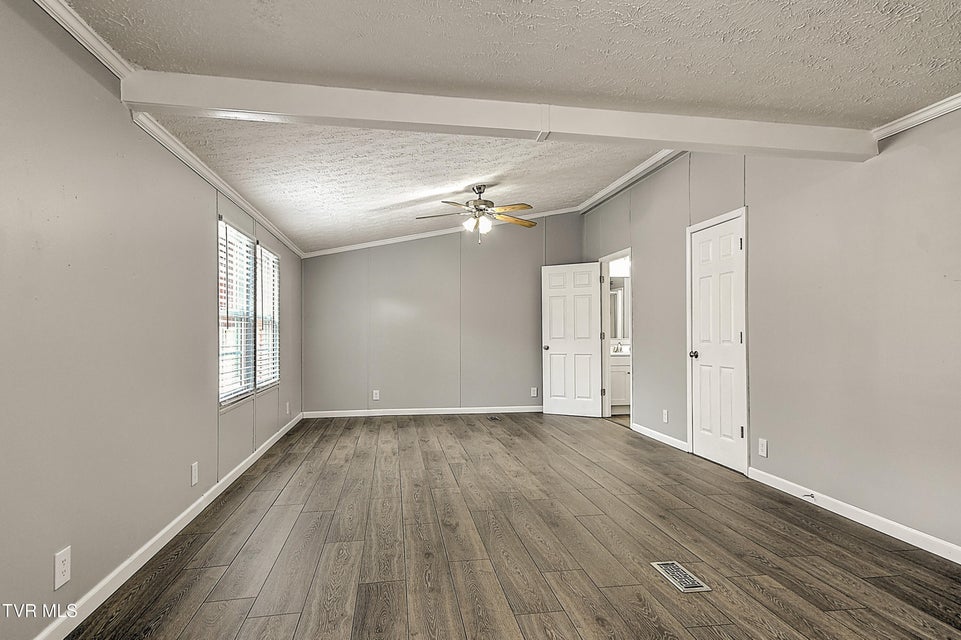 Photo #13: 299 Roosevelt Avenue