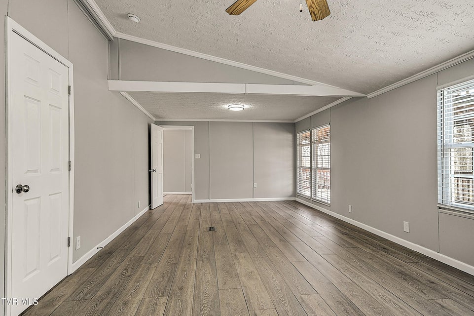 Photo #15: 299 Roosevelt Avenue