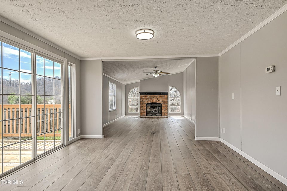 Photo #18: 299 Roosevelt Avenue