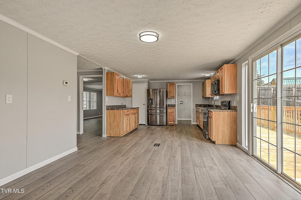 Photo #21: 299 Roosevelt Avenue