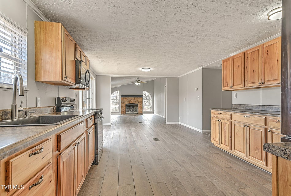 Photo #25: 299 Roosevelt Avenue