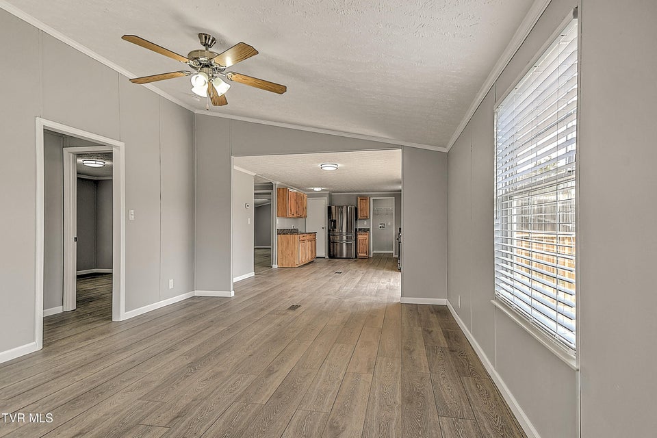 Photo #29: 299 Roosevelt Avenue