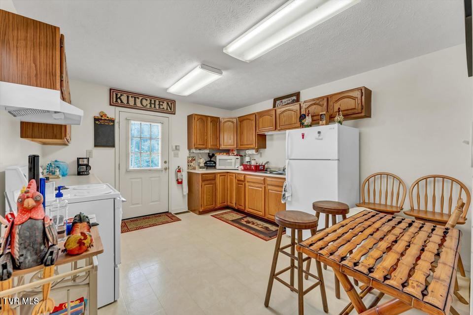 Photo #18: 122 Circle Drive