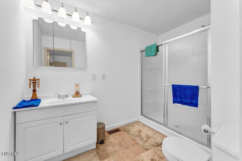 Photo #26: 122 Circle Drive