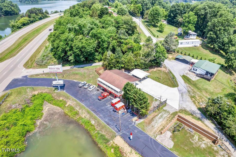 Photo #34: 122 Circle Drive