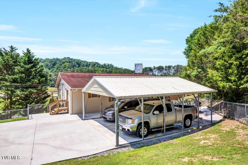 Photo #5: 122 Circle Drive