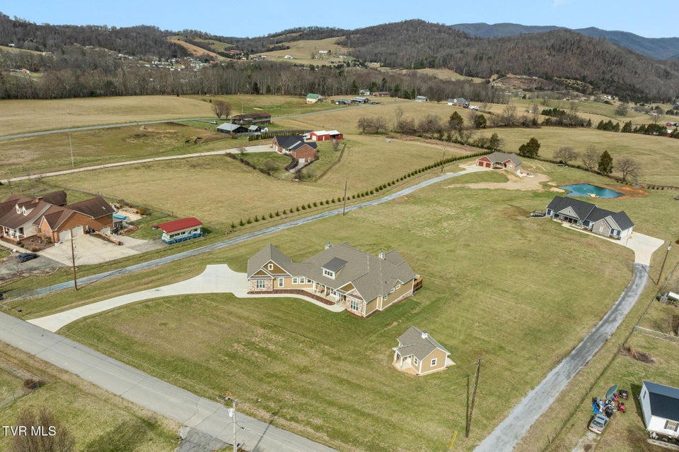 Photo #68: 132 Hamilton Road