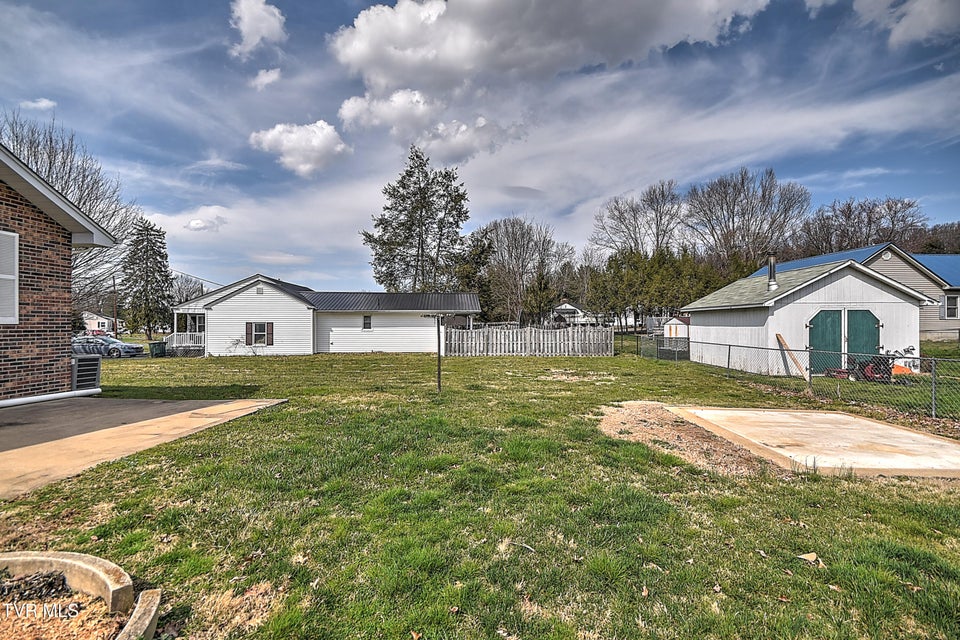 Photo #34: 711 Parkway Boulevard