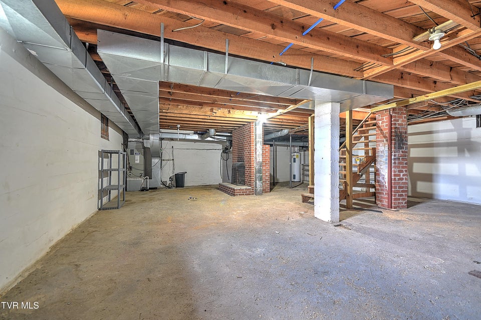 Photo #27: 711 Parkway Boulevard