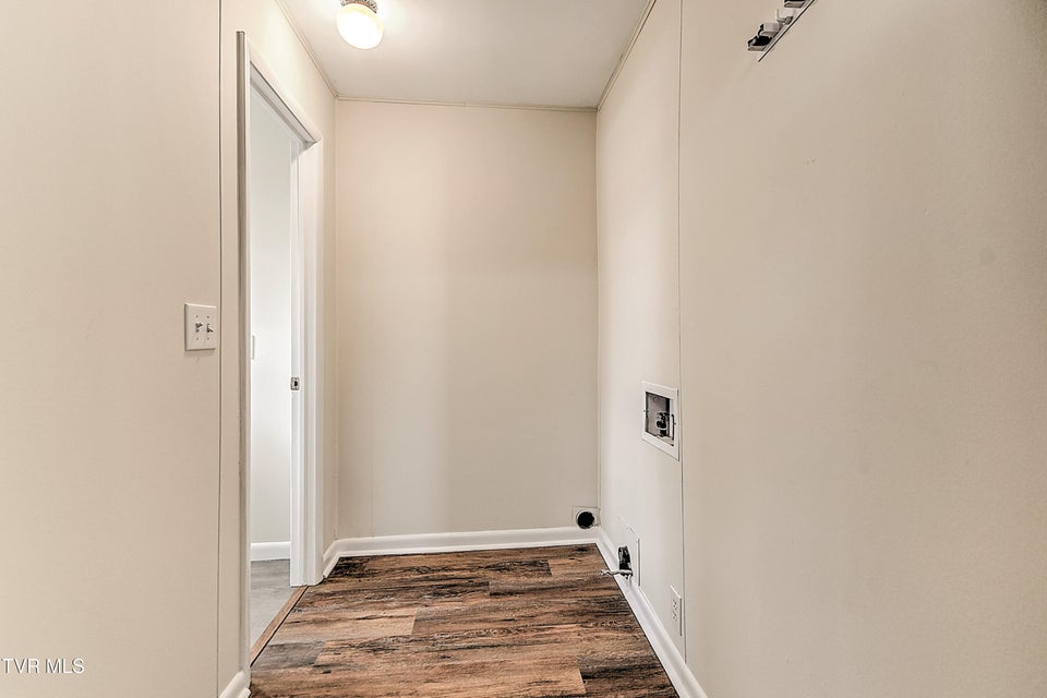 Photo #23: 711 Parkway Boulevard