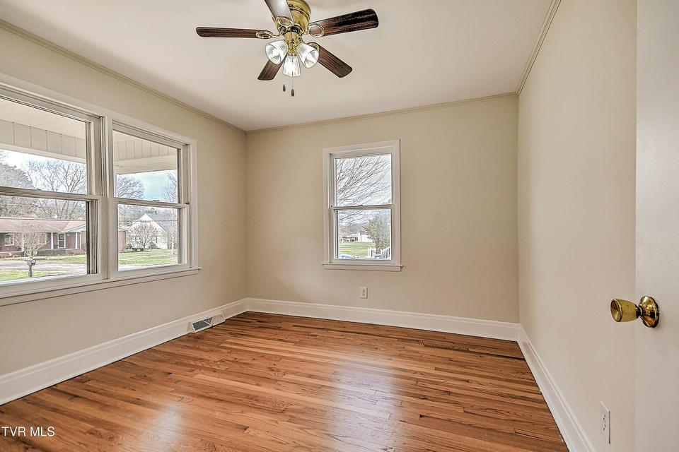 Photo #7: 711 Parkway Boulevard