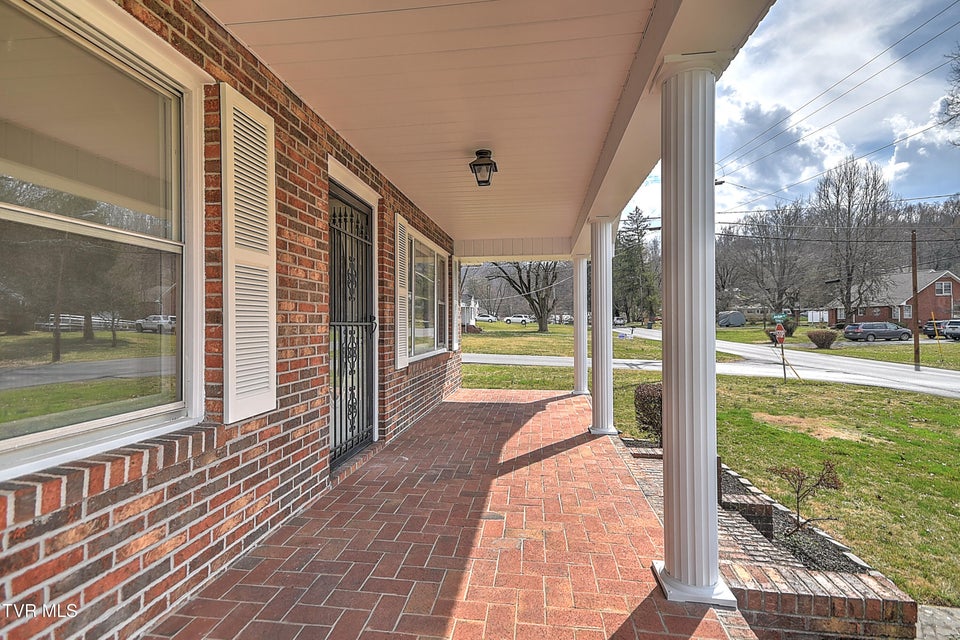 Photo #29: 711 Parkway Boulevard