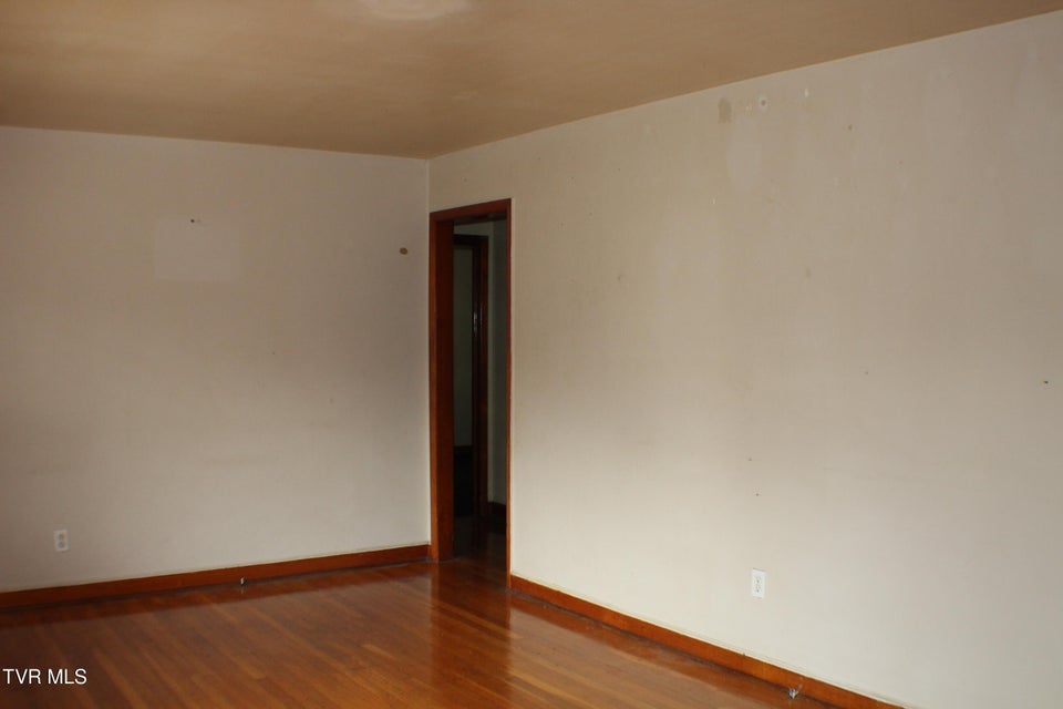 Photo #5: 3988 Memorial Boulevard