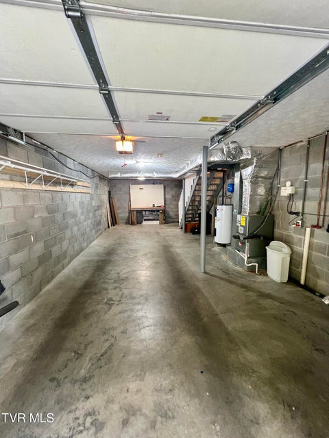 Photo #4: 660 Beaverview Drive