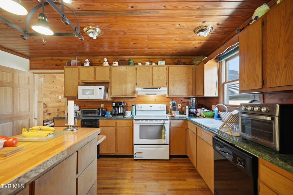 Photo #16: 1505 Williams Hollow Road