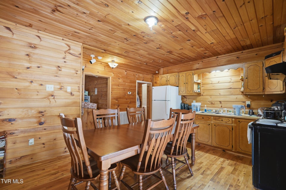 Photo #33: 1505 Williams Hollow Road