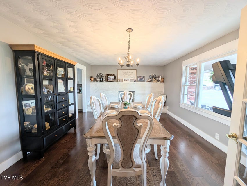 Photo #27: 246 The New Road