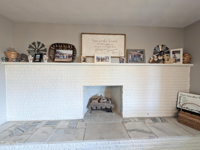 Photo #29: 246 The New Road