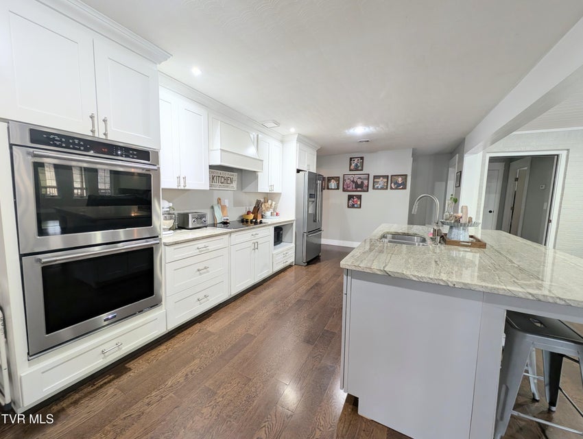 Photo #35: 246 The New Road