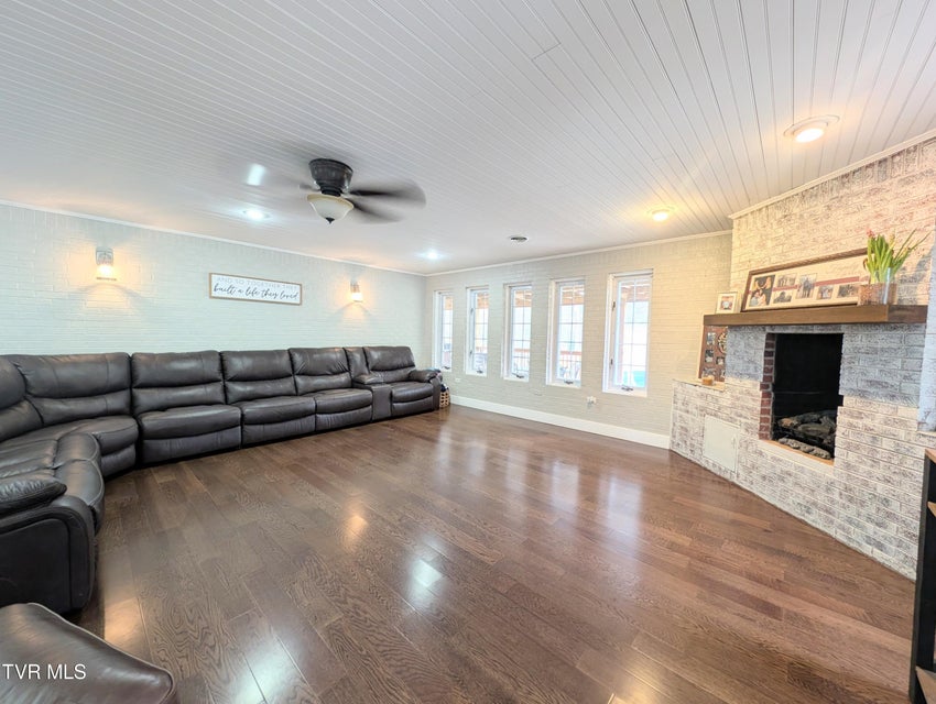 Photo #39: 246 The New Road