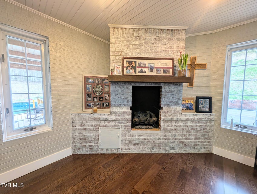 Photo #40: 246 The New Road