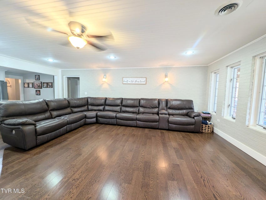 Photo #41: 246 The New Road