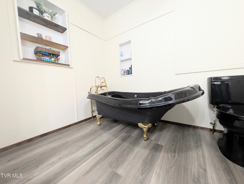 Photo #45: 246 The New Road