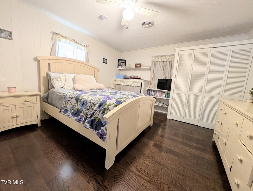 Photo #49: 246 The New Road