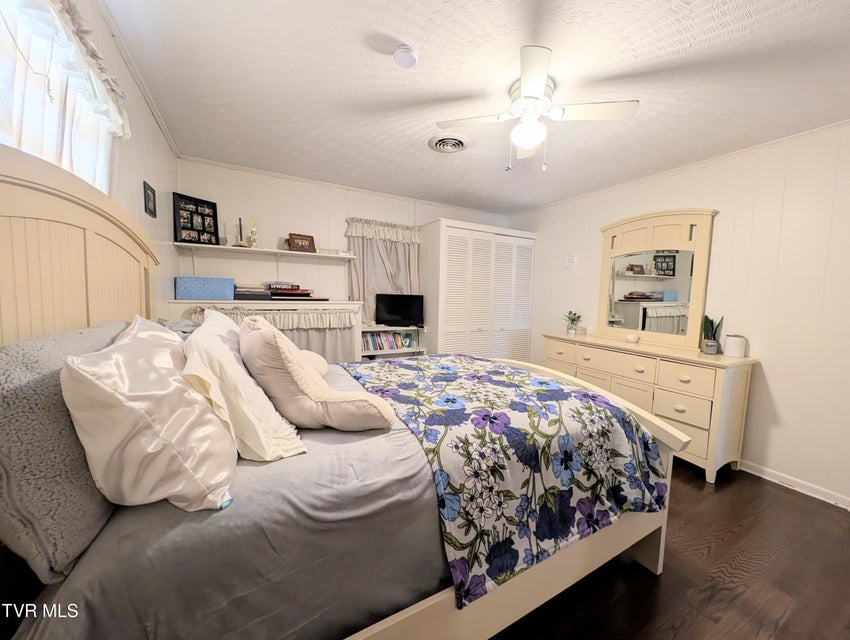 Photo #50: 246 The New Road