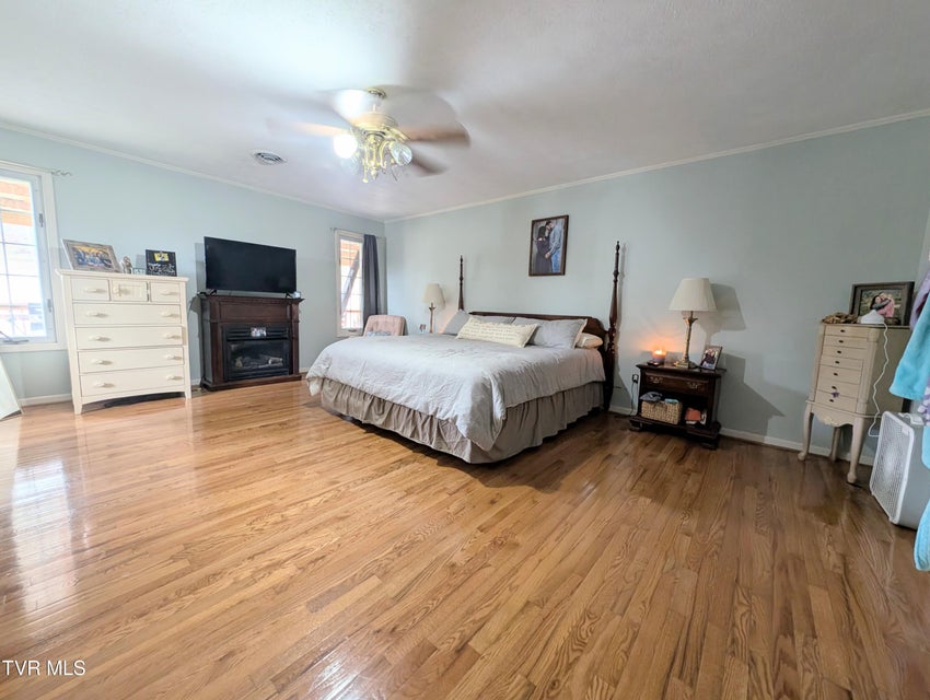 Photo #52: 246 The New Road