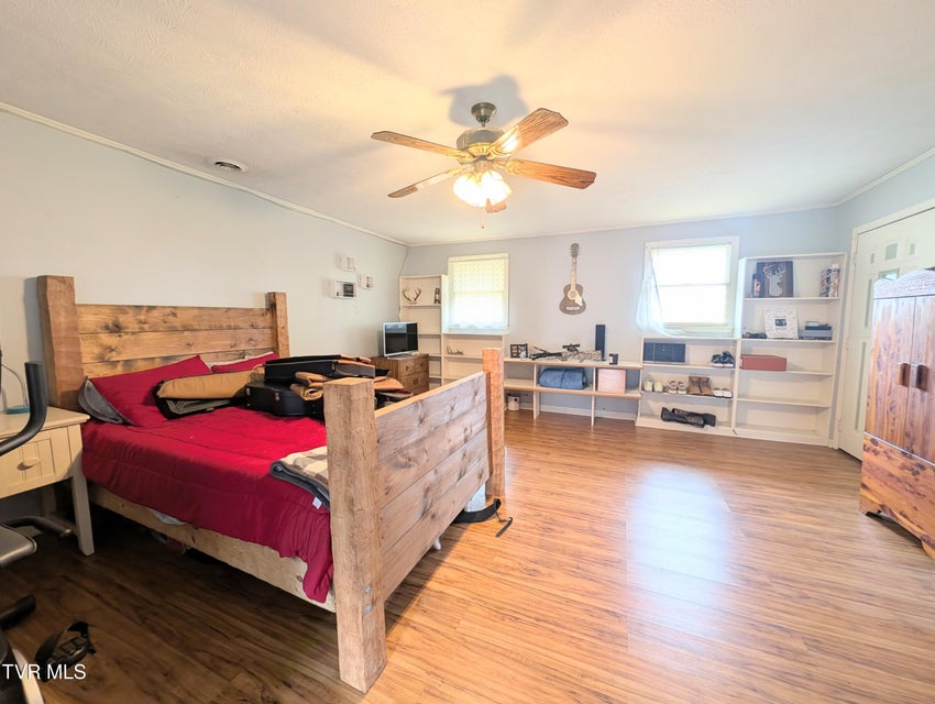 Photo #55: 246 The New Road