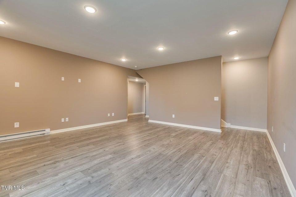 Photo #33: 1276 Savin Falls