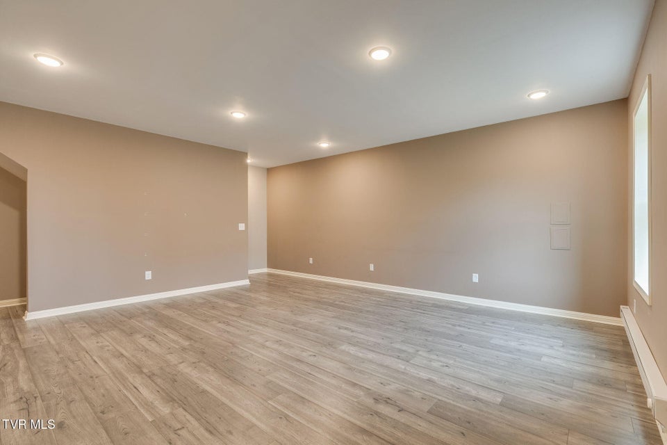 Photo #34: 1276 Savin Falls