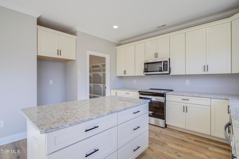 Photo #11: 943 Sugar Hollow Road